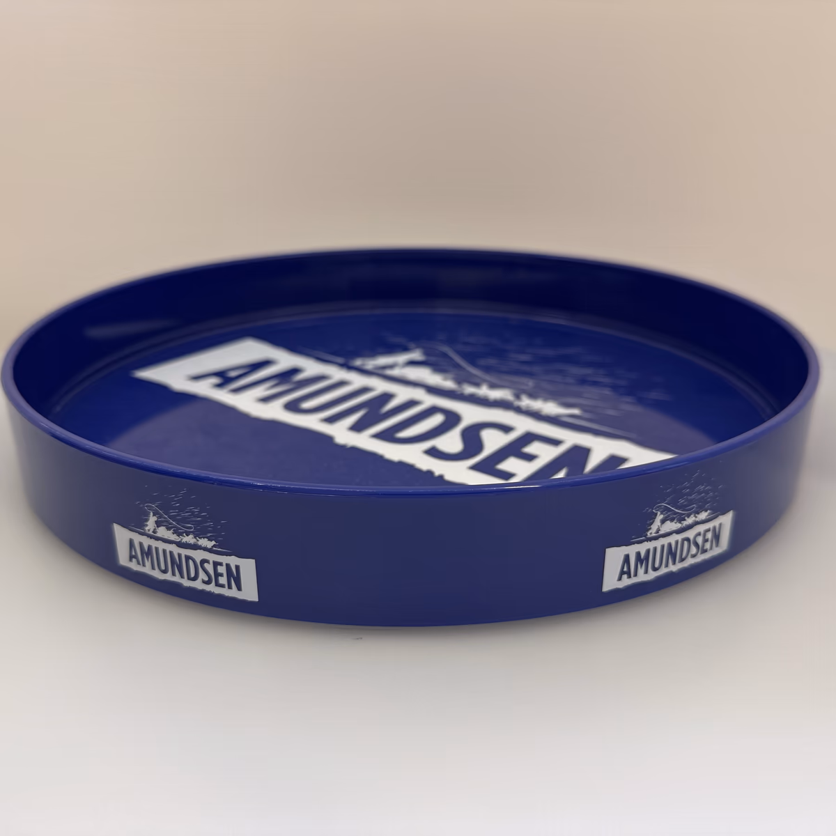 Reklamní podnos – Amundsen, 2017