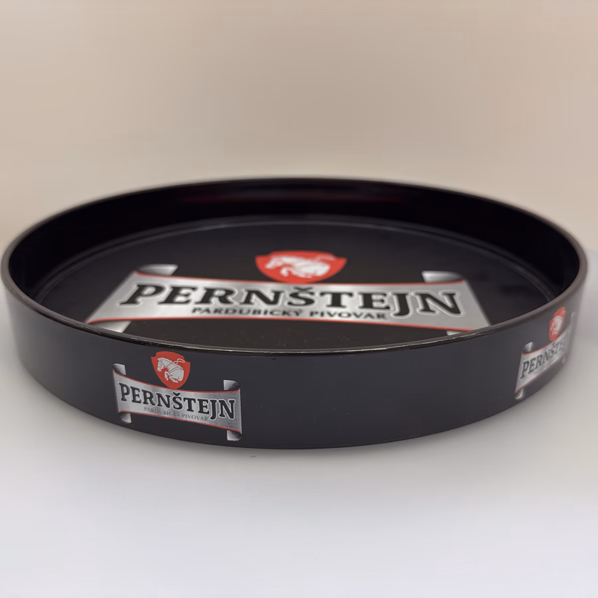 Reklamní podnos – Pardubický pivovar – Pernštejn, 2011